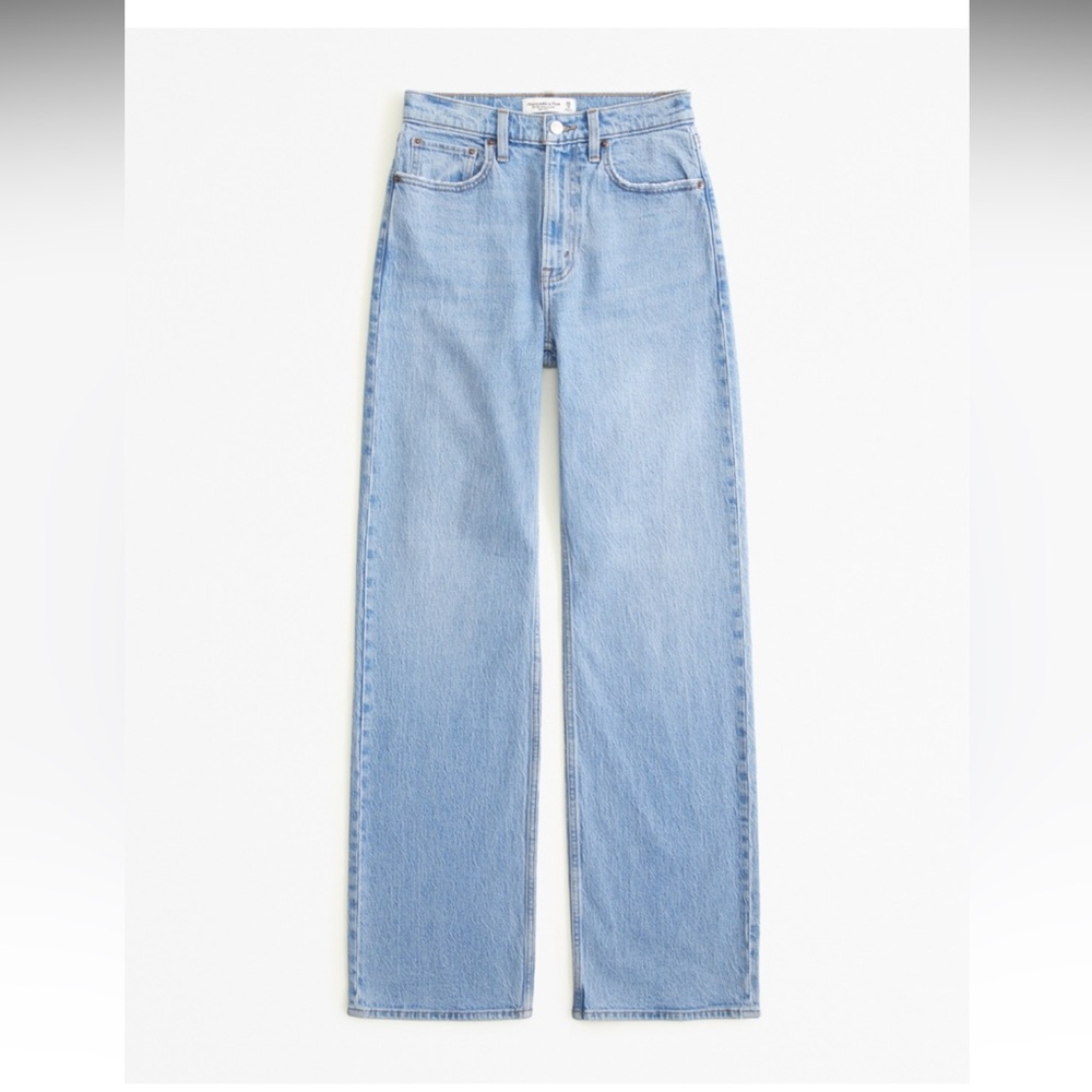 NWT Abercrombie high rise relaxed 90s Jean. Medium wash in size 25 short